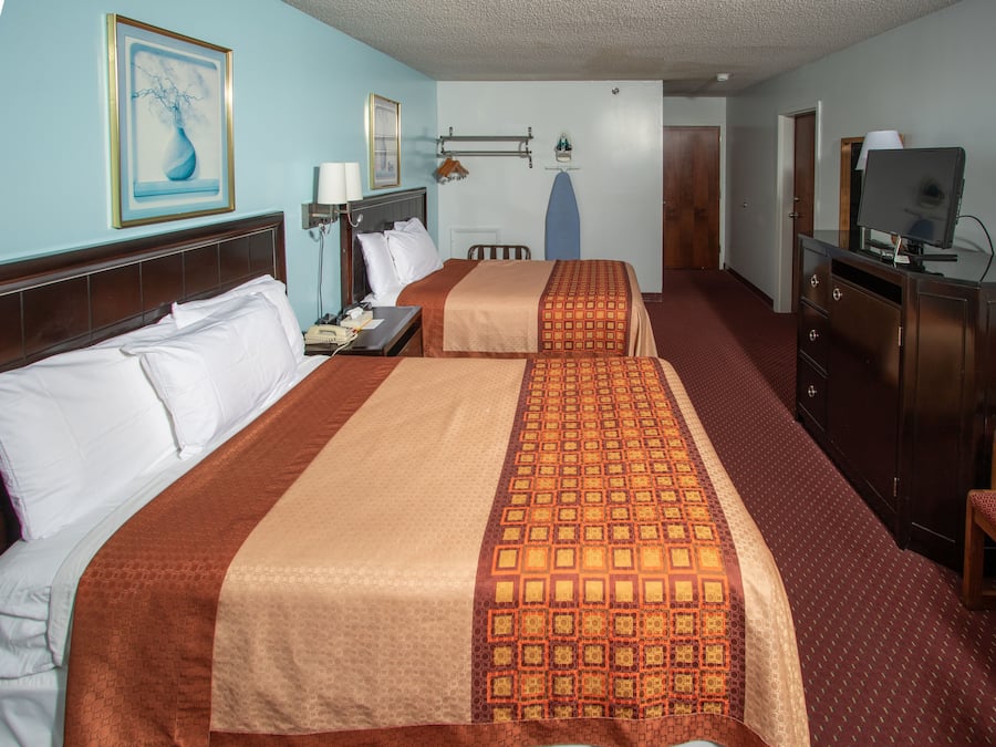 Quarto casal | Cortinas blackout, ferros/tábuas de passar roupa, Wi-Fi de cortesia