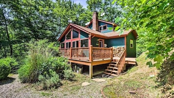 Edelweiss, Located 6 miles from Nantahala Cabins office | Decoración personalizada, muebles diferentes, camas extra y wifi gratis