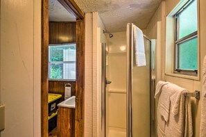 Silvermine Hideaway, Located 5 miles from Nantahala Cabins office | Bathroom | Hair dryer, towels