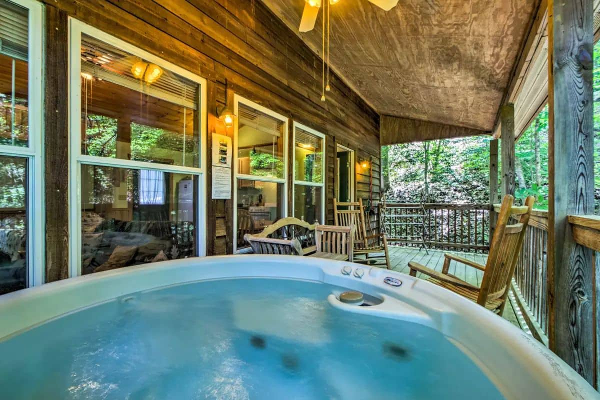 Rollaway beds (surcharge), WiFi (free), individually decorated