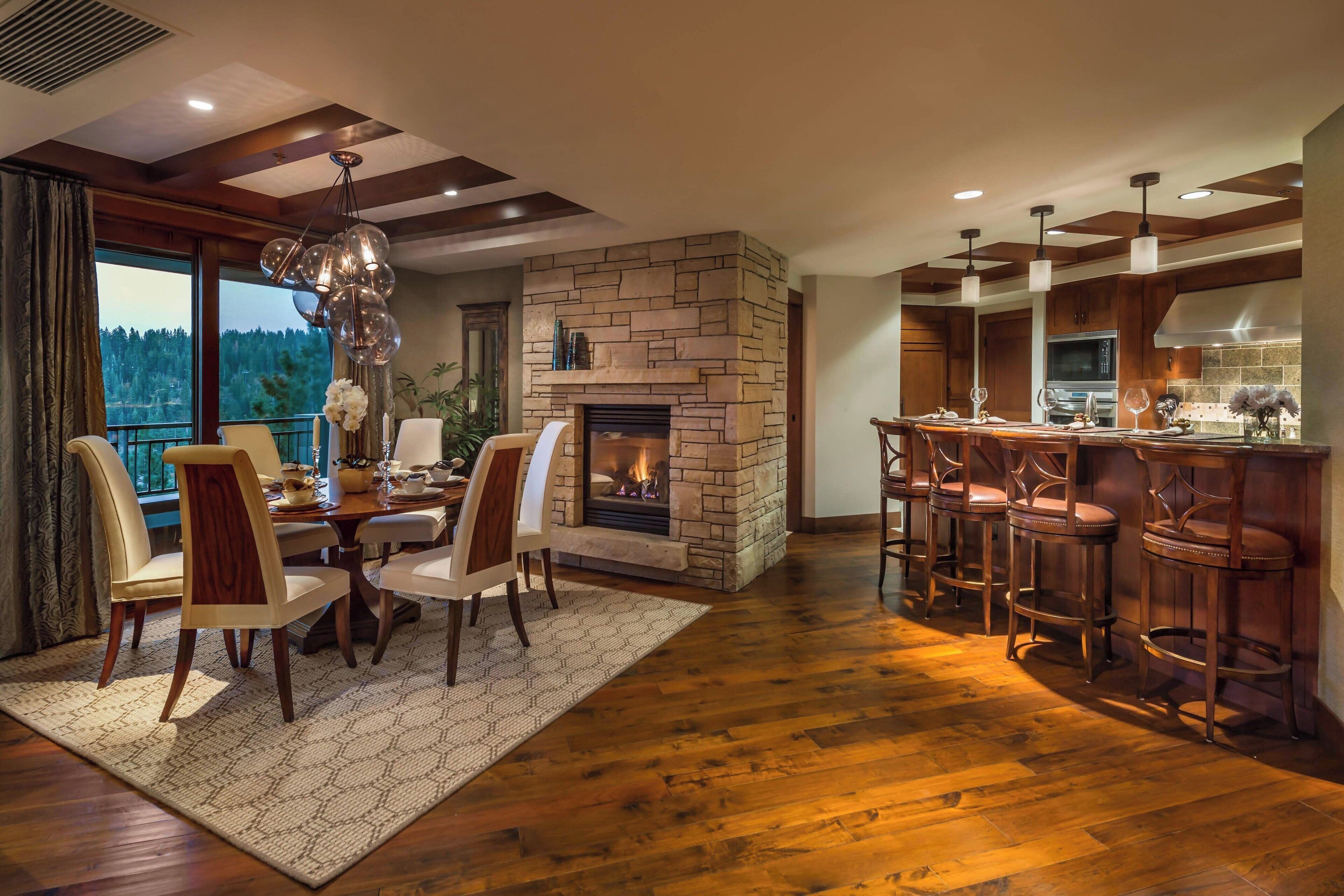 高档床上用品、加厚床垫、客房内保险箱、办公桌