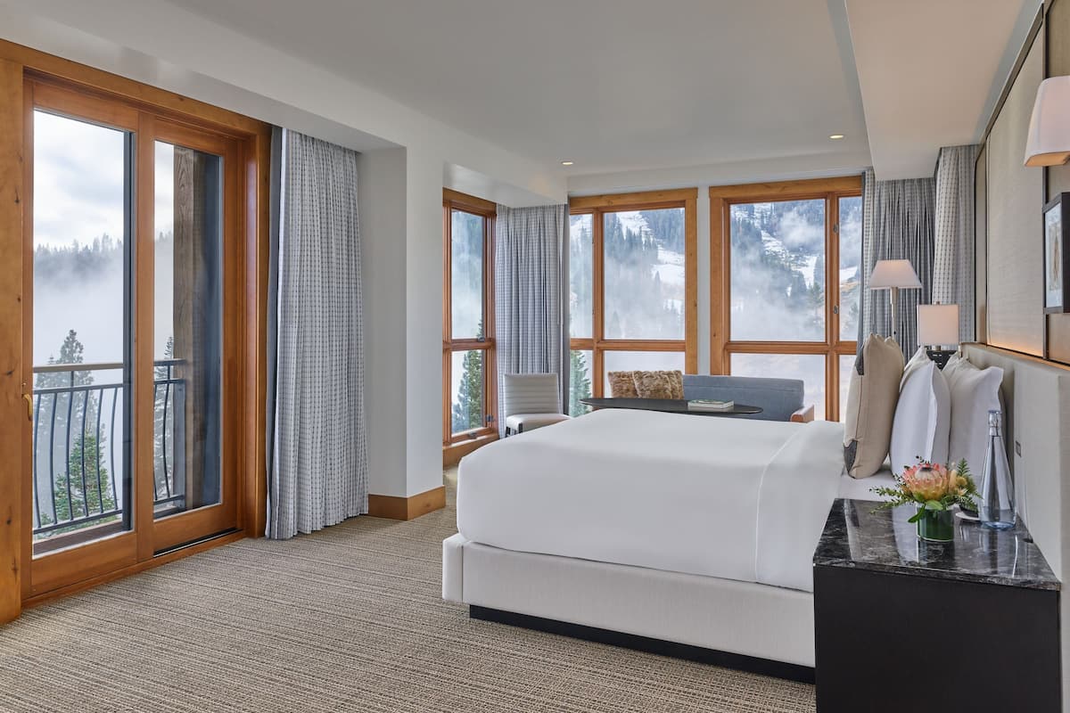 Mountain View Corner King, Larger Guest room, 1 King | 1 habitación, ropa de cama de alta calidad y camas con pillow-top