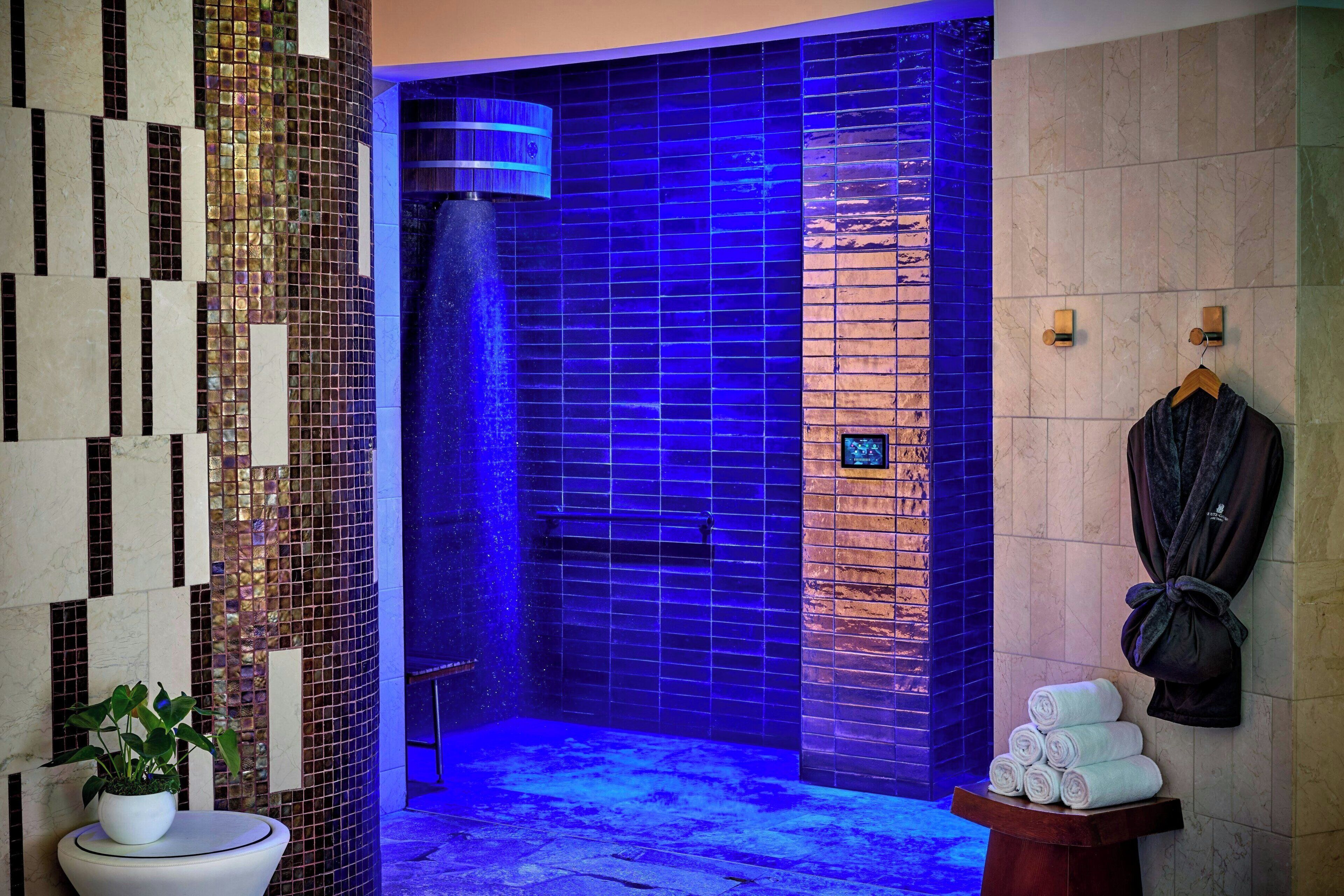 Couples treatment room(s), sauna, hot tub, steam room, body treatments