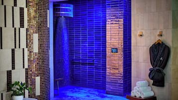 Couples treatment room(s), sauna, hot tub, steam room, body treatments