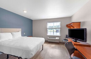 Standard Studio, 1 Double Bed, Non Smoking, Refrigerator & Microwave | Desk, laptop workspace, iron/ironing board, free WiFi - Extended Stay America Select Suites - Birmingham - Bessemer (Bessemer)