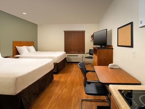Desk, laptop workspace, iron/ironing board, free WiFi - Extended Stay America Select Suites - Birmingham - Bessemer (Bessemer)