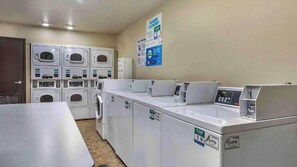 Laundry - Studio 6 Extended stay Bossier City, LA - Shreveport (Bossier City)
