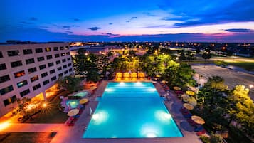 Seasonal outdoor pool, cabanas (surcharge), pool umbrellas