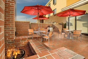 BBQ/picnic Area - TownePlace Suites by Marriott Lexington Park Patuxent River Naval Air Station (Lexington Park)