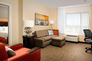 套房, 1 间卧室 | 办公桌、遮光窗帘、熨斗/熨衣板、免费婴儿床