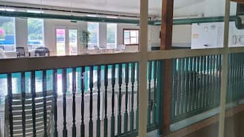 スタンダード ルーム ダブルベッド 2 台 プールサイド | 部屋からの景観