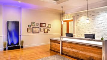 Sauna, steam room, body treatments, hydrotherapy, aromatherapy