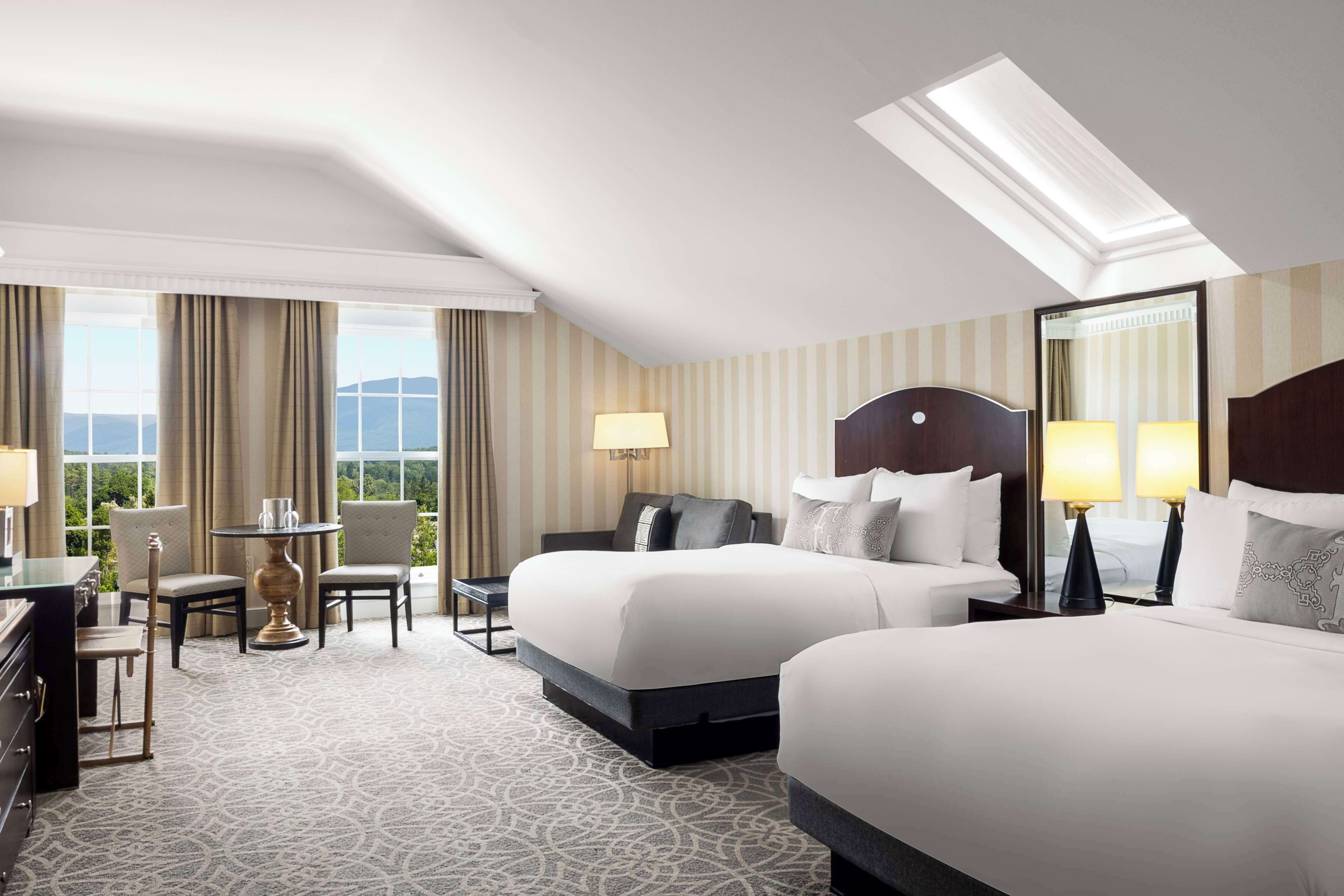 Habitación Premier (2 Queen) | 1 habitación y caja de seguridad en la habitación 