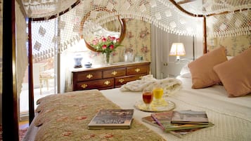 Suite, Private Bathroom (Parlour Suite) | Premium bedding, individually decorated, individually furnished