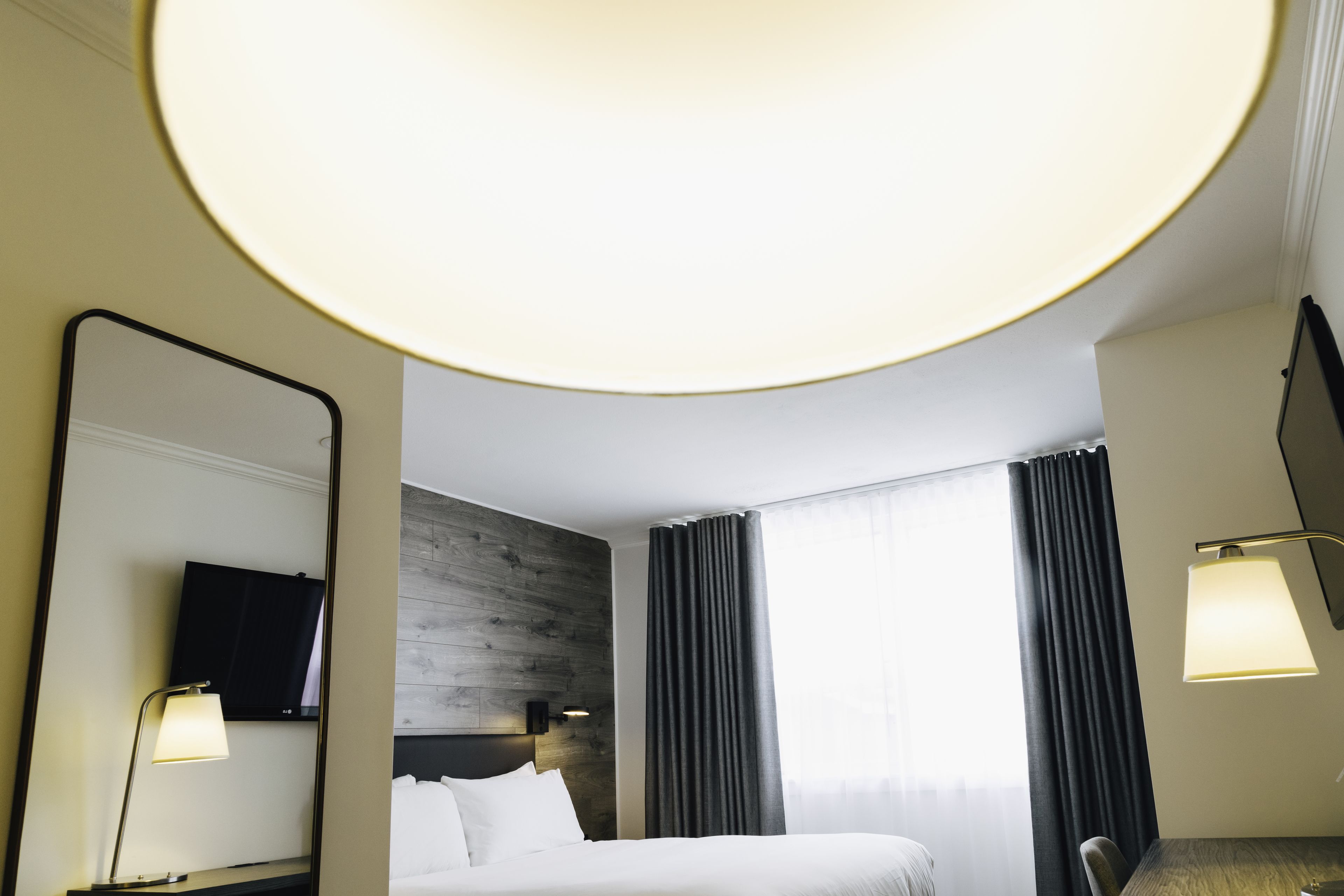 superior room, 1 queen bed | 1 bedroom, down duvets, select comfort beds, desk