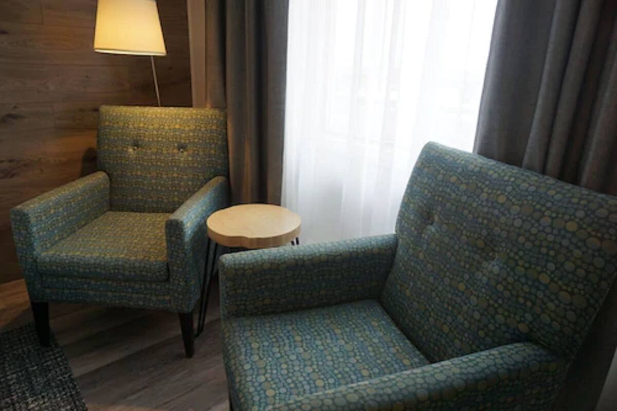 superior double room, upper floor | 1 bedroom, down duvets, select comfort beds, desk