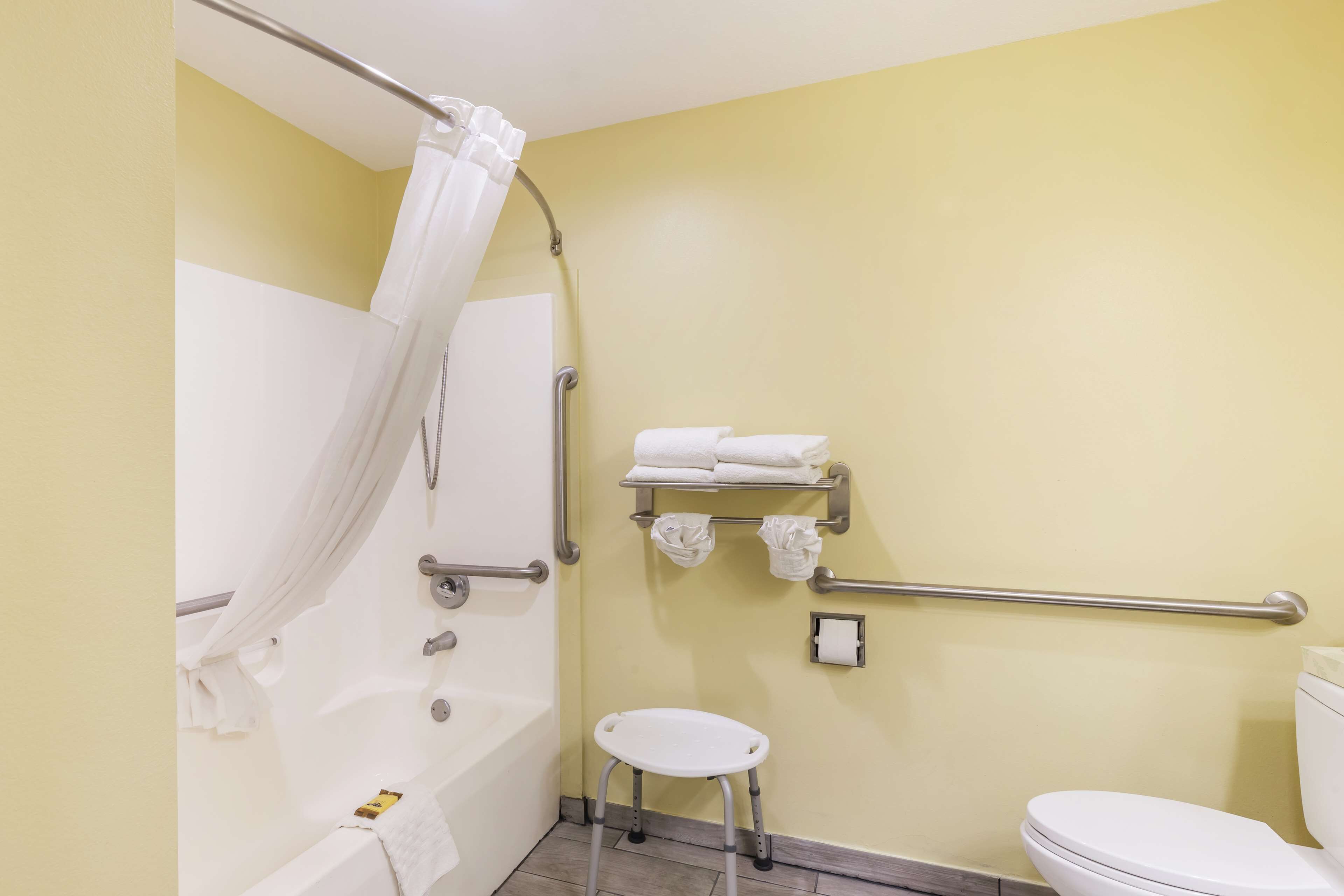 standard room, 2 queen beds, accessible, non smoking | bathroom | free toiletries, hair dryer, towels