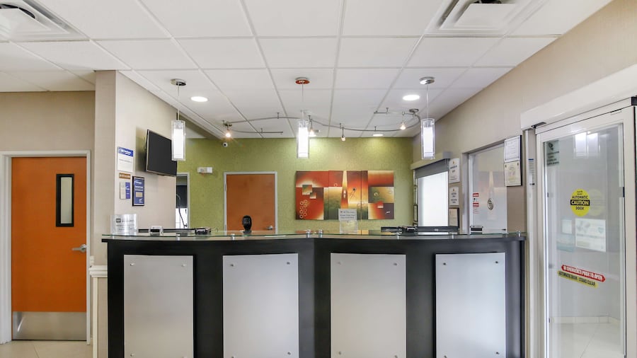 Best Western Plus Brunswick Inn & Suites