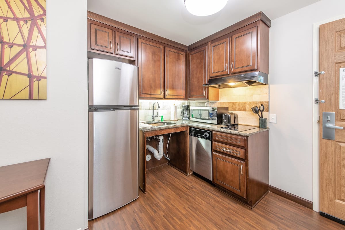 1 bedroom, in-room safe, desk, laptop workspace