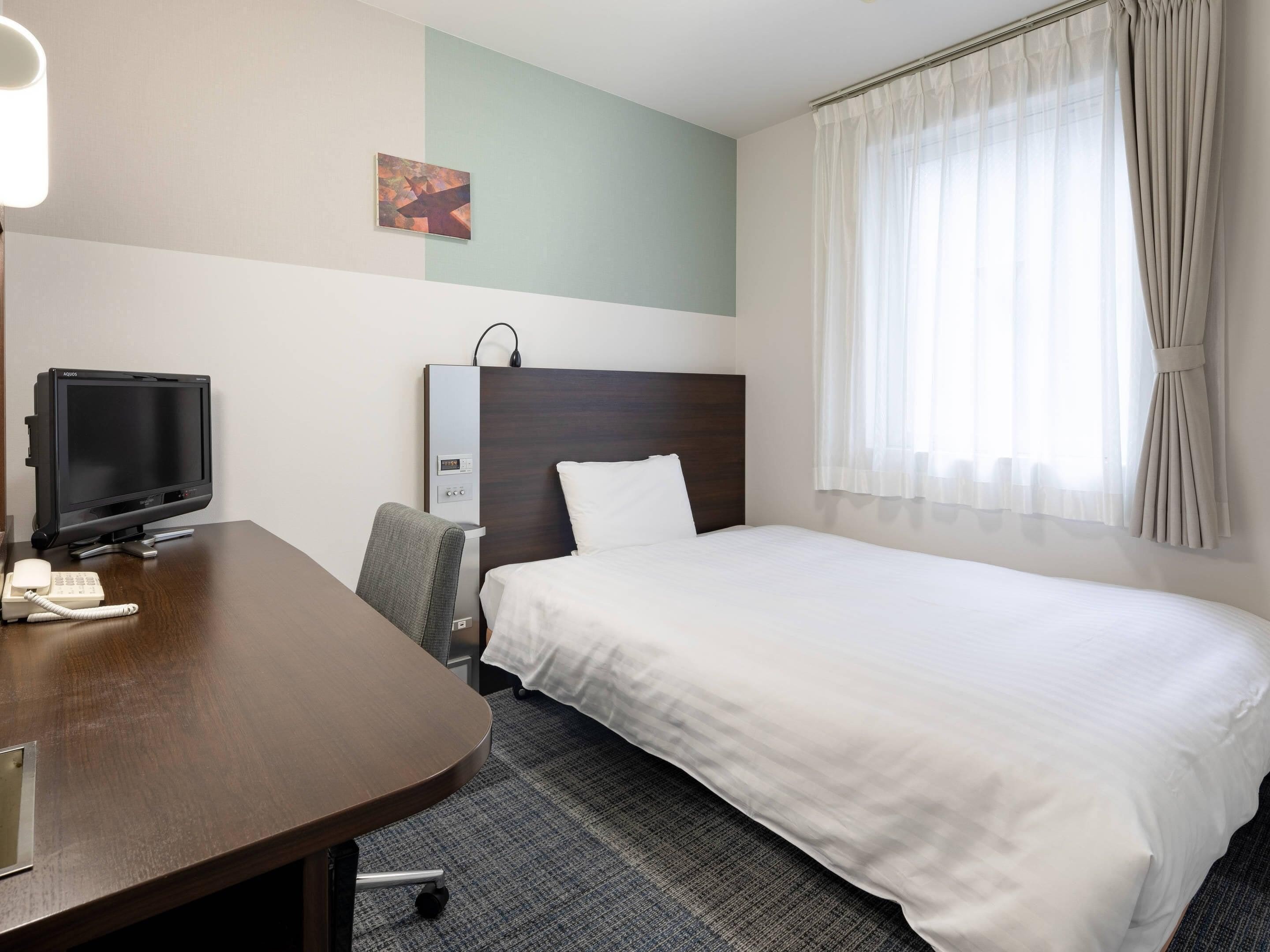 Kamer, 1 tweepersoonsbed, niet-roken | Een bureau, verduisterende gordijnen, geluiddichte muren