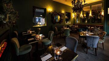 Lunch and dinner served