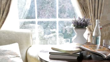 Heritage Period Style Room | Hypo-allergenic bedding, Select Comfort beds, in-room safe, desk