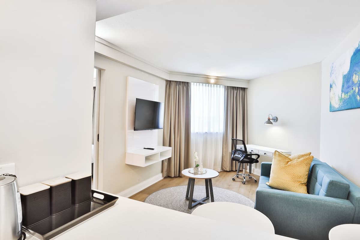 1 bedroom, minibar, in-room safe, desk
