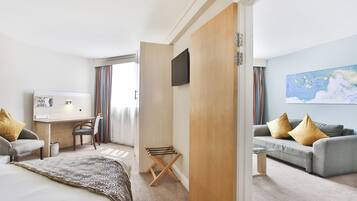 1 bedroom, minibar, in-room safe, desk