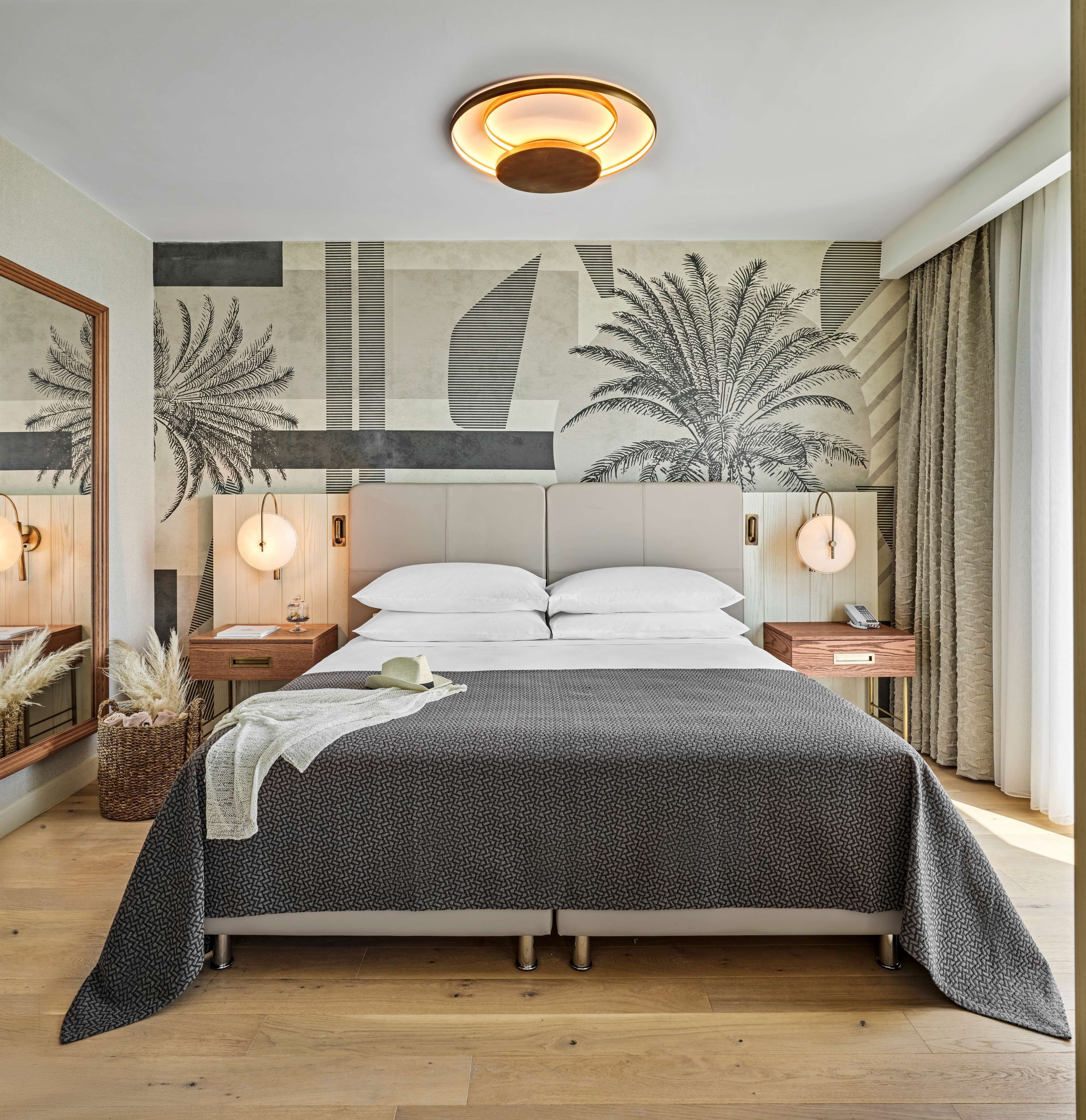 Chambre, 1 très grand lit (Lake House Swim Up) | Articles gratuits dans le mini-bar, coffres-forts dans les chambres