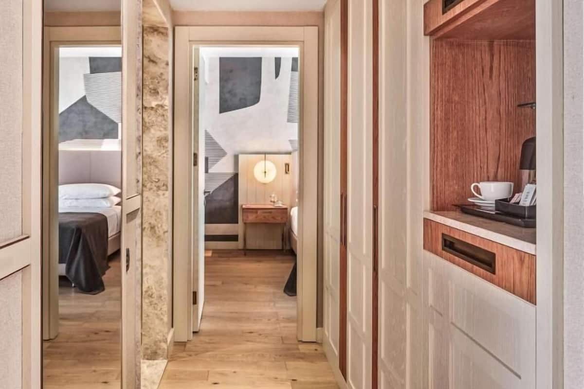 Free minibar, in-room safe, desk, laptop workspace