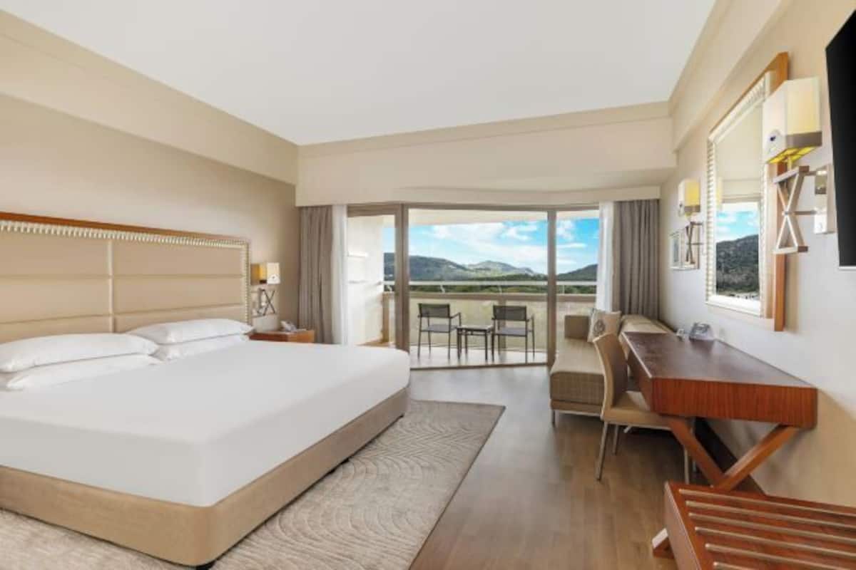 Free minibar, in-room safe, desk, laptop workspace