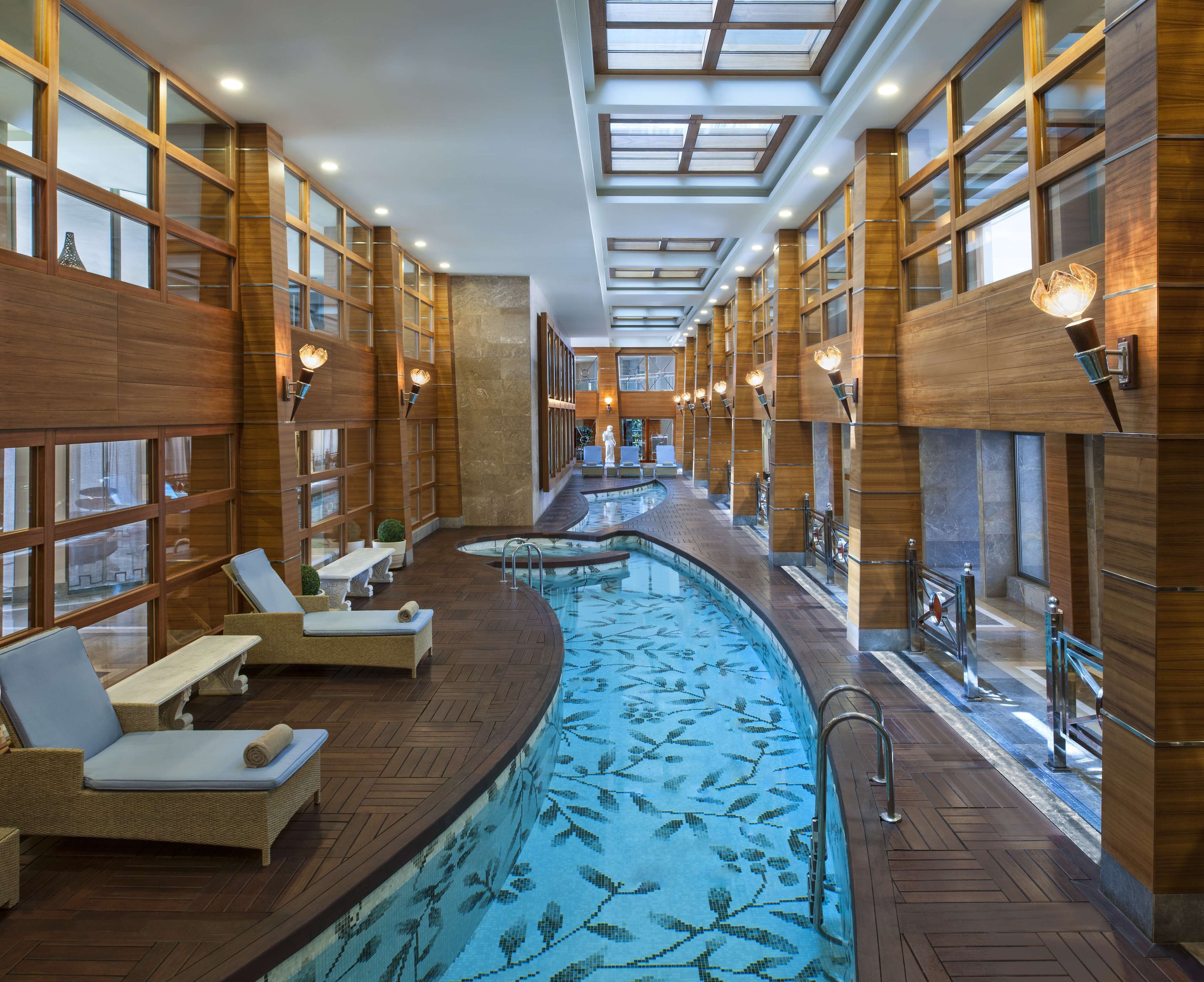 Innenpool, 11 Außenpools, Cabañas (kostenlos), Sonnenschirme