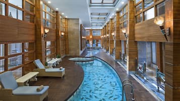 Innenpool, 11 Außenpools, Cabañas (kostenlos), Sonnenschirme