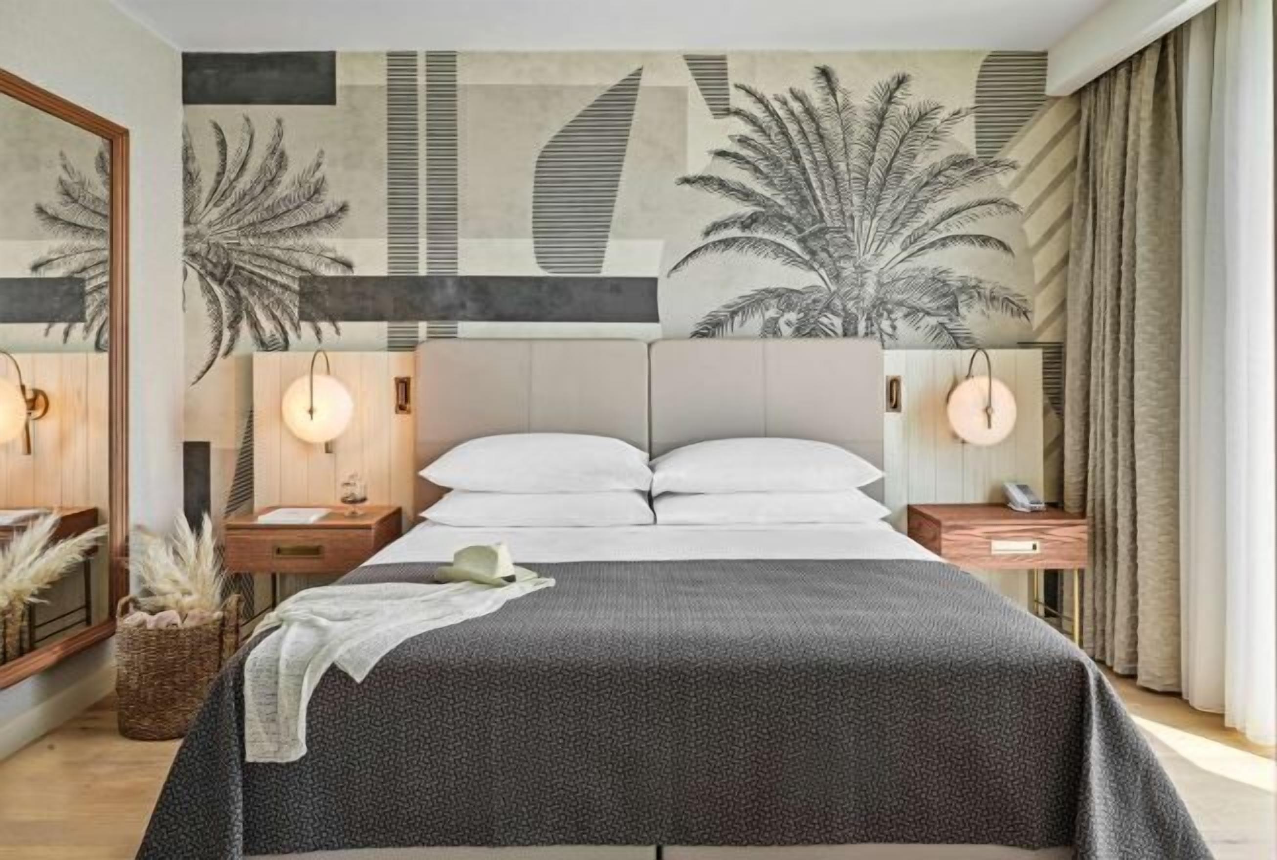 Free minibar, in-room safe, desk, laptop workspace