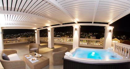 Aenos Hotel