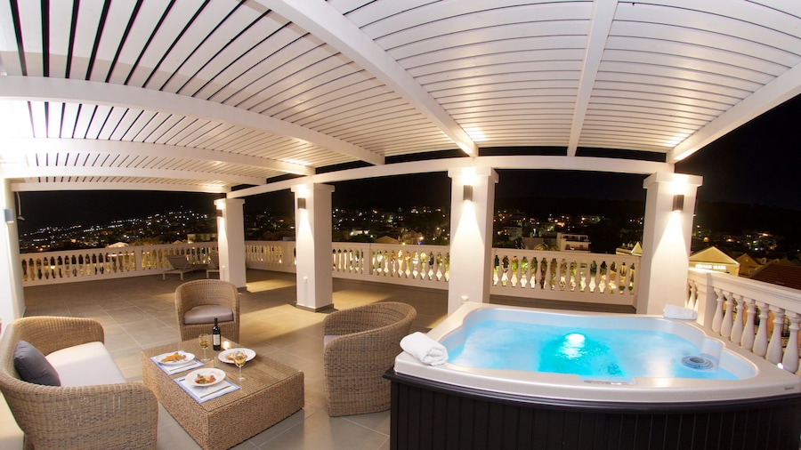 Aenos Hotel