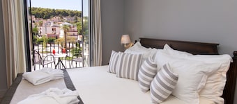 Aenos Hotel