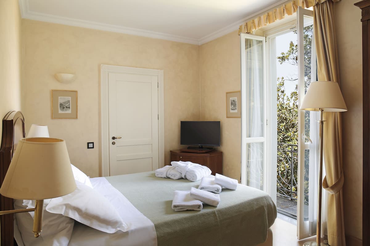 1 bedroom, down duvets, minibar, in-room safe