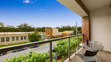 Apartment, 3 Schlafzimmer | Blick vom Balkon