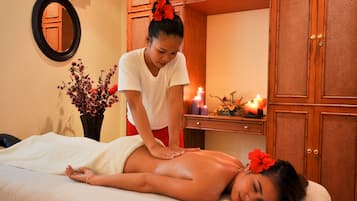 Aromatherapie, manicures en pedicures, massagebehandelingen