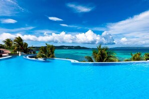 Beach/ocean view - Breakfast At Monaco (Boracay Island)