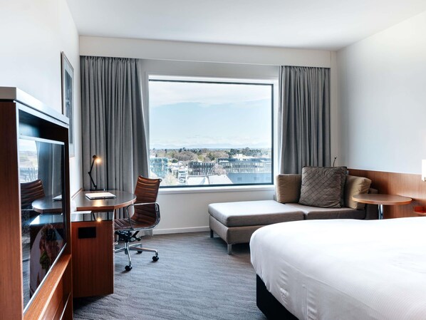 Superior Room, 1 King Bed - Novotel Christchurch Cathedral Square (Christchurch)