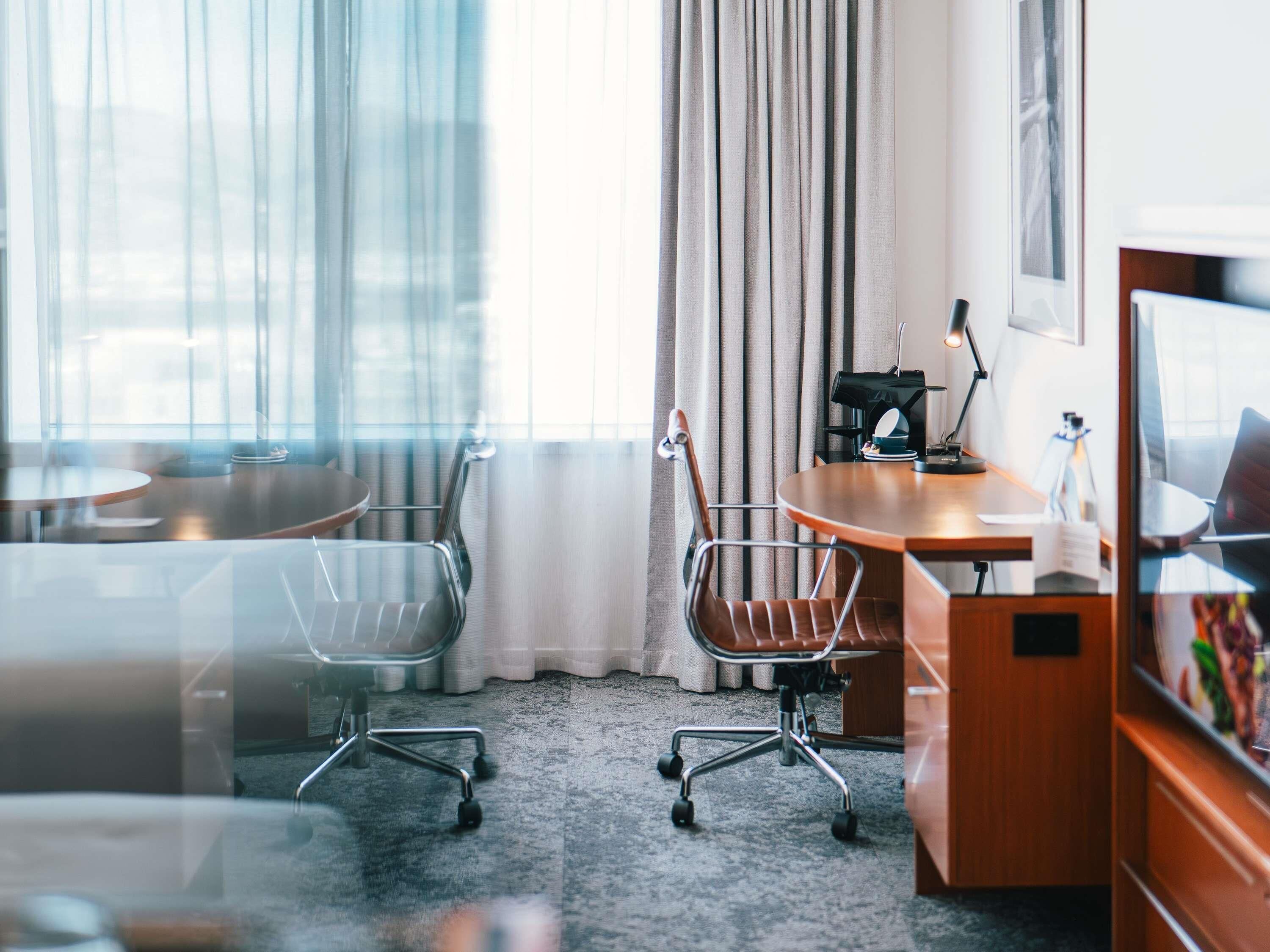 Coffres-forts dans les chambres, ameublement personnalisé, bureau