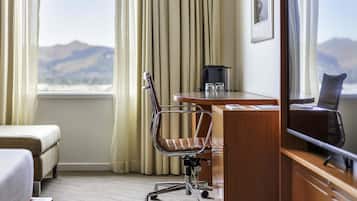 In-room safe, individually furnished, desk, laptop workspace