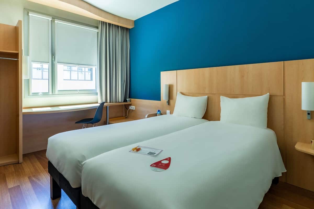 Chambre Standard, 2 lits une place