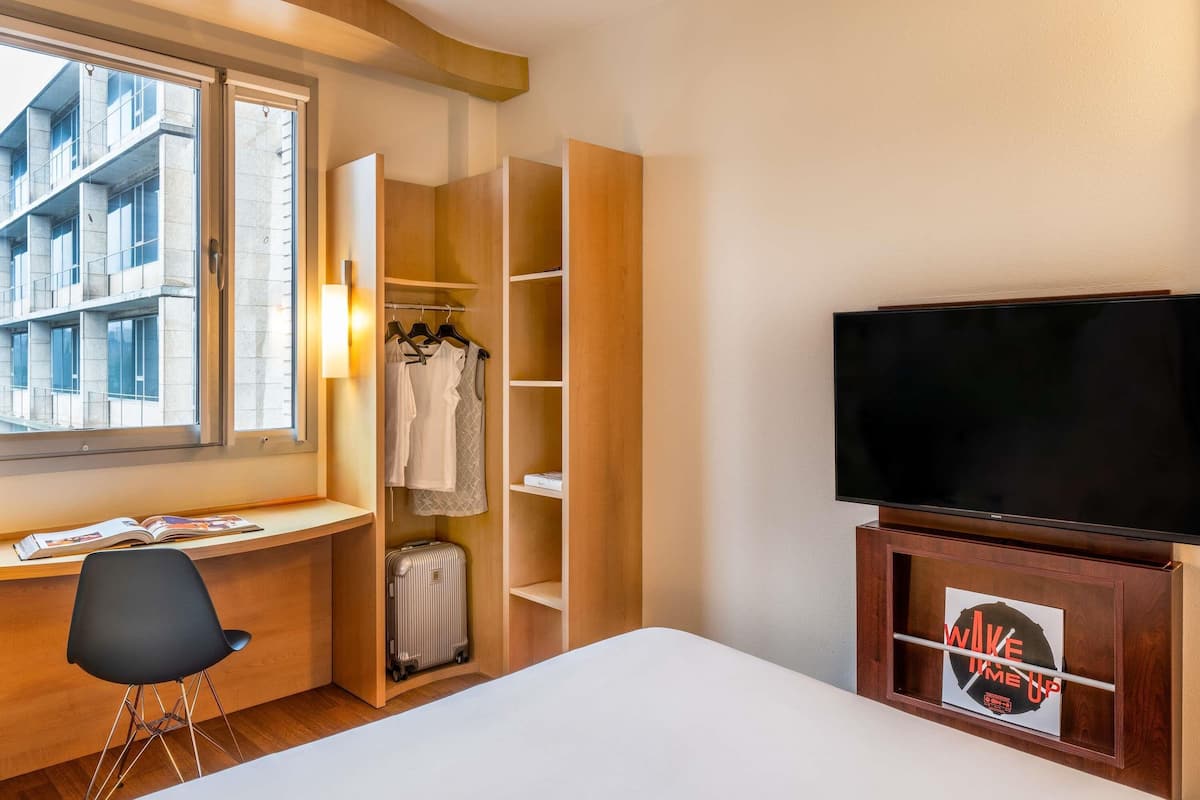 Room (New Bedding) | In-room safe, desk, soundproofing, iron/ironing board