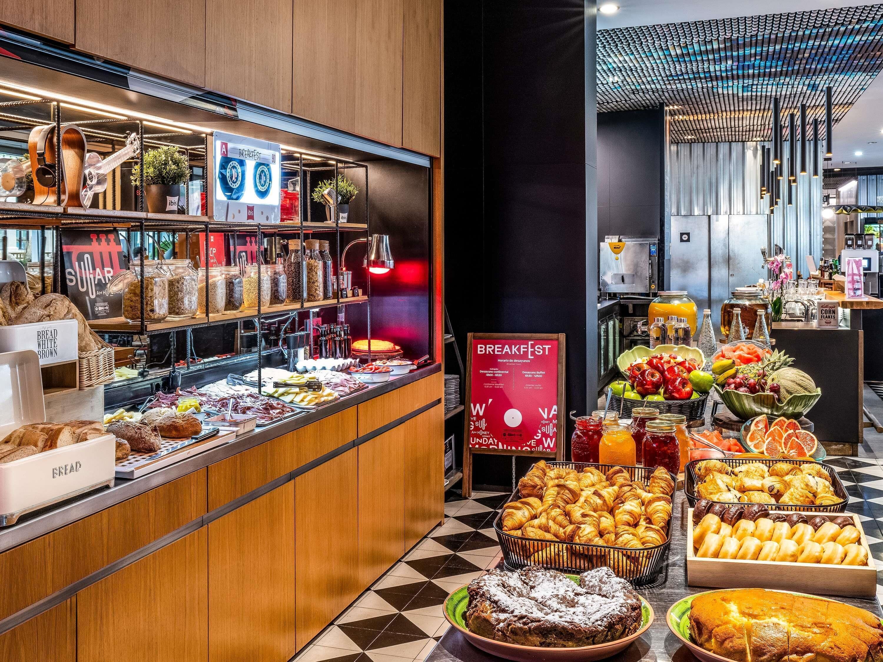 Daily buffet breakfast for a fee