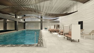 Piscina interna, funciona das 6h30 às 21h30, salva-vidas no local