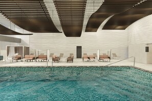 Indoor pool, open 6:30 AM to 9:30 PM, lifeguards on site - Sheraton Grand Incheon Hotel (Incheon)