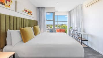 Executive One Bedroom Apartment | 1 bedroom, minibar, in-room safe, desk
